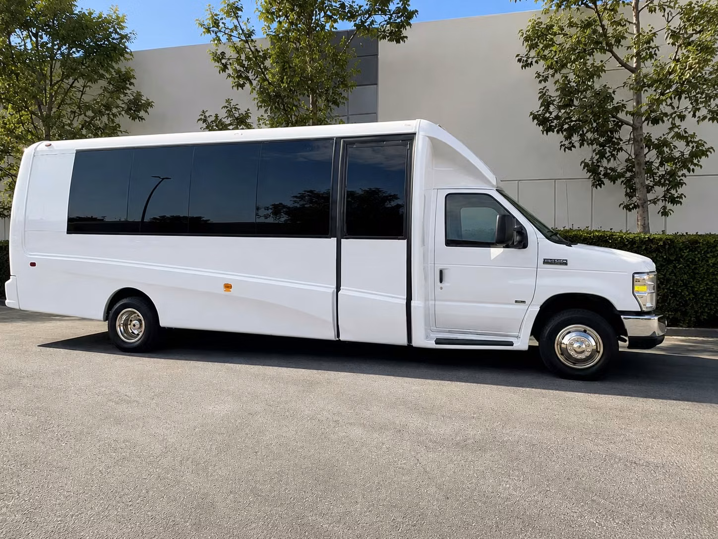 minibus and charter bus shuttles to the saddleback valley unified school district events